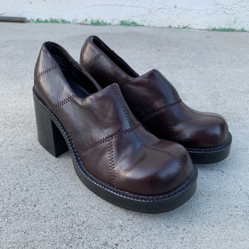 ‼️SOLD‼️VINTAGE LOWER EAST SIDE HEELS!